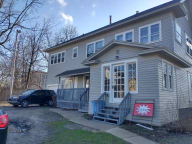 Main picture of 515 W Shiawassee St