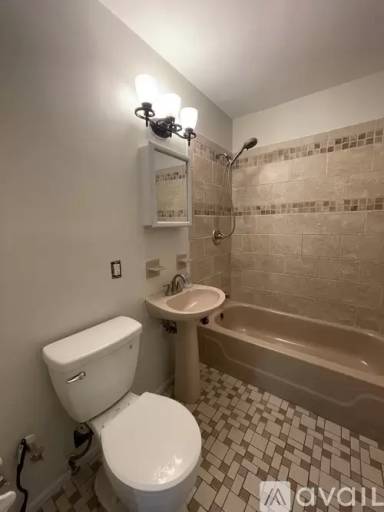 Main picture of 210 W Elizabeth Ave