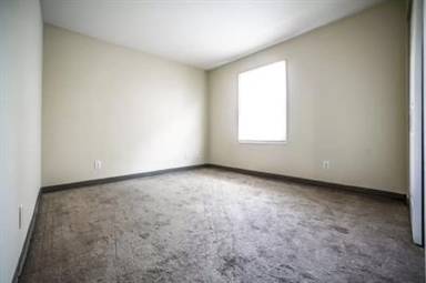 Main picture of 158 W Lee St