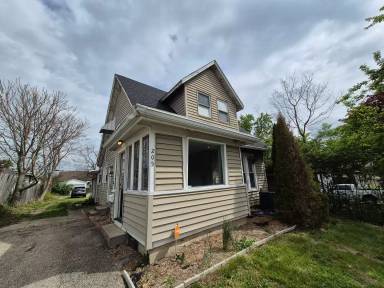 Main picture of 205 E Siebenthaler Ave
