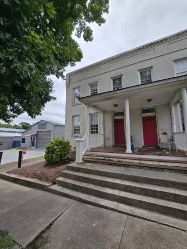 Main picture of 302 E Wythe St