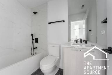 Main picture of 2743 W Division St