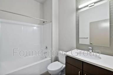 Main picture of 2400 E Boston St
