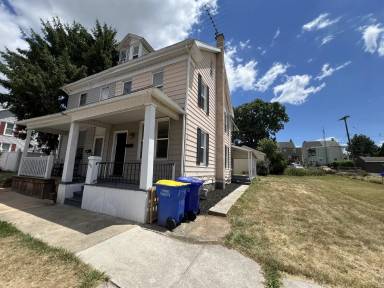 Main picture of 621 N State St