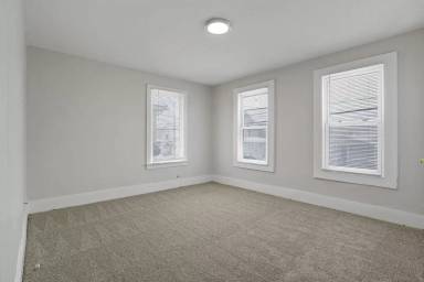 Main picture of 114 S 2nd St