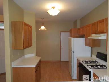 Main picture of 10 Waverly Ct