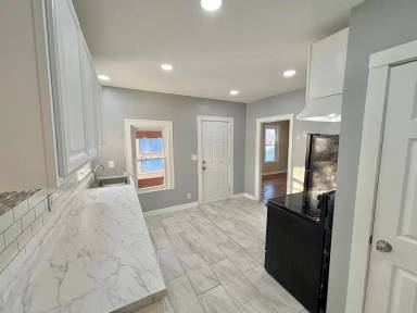 Main picture of 64 Carter St