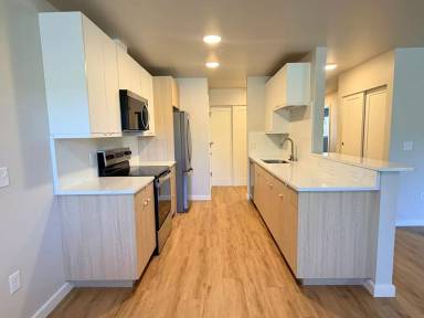 Main picture of 655 4th St NE