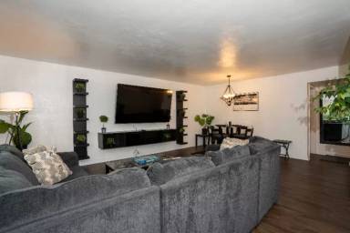 Main picture of 951 S Club House Rd