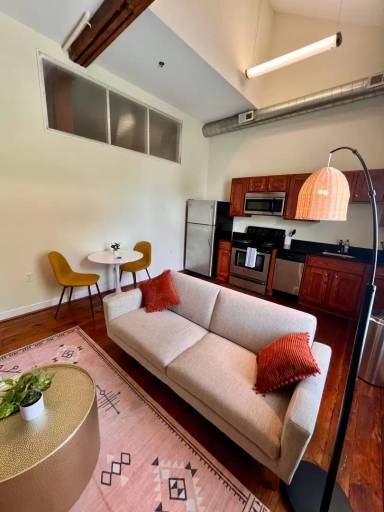 Main picture of 325 2nd St