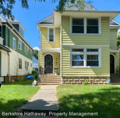 Main picture of 2877-2879 N 48th St