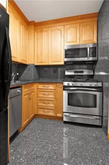 Main picture of 2121 Shore Condominiums