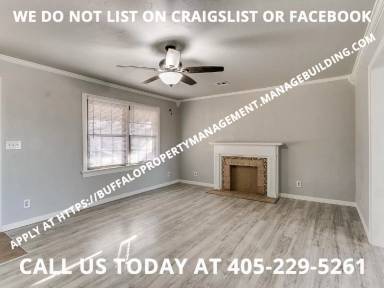 Main picture of 1221 NE 43rd St