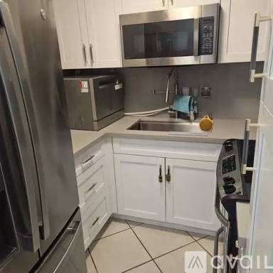 Main picture of 600 NW 32nd Pl
