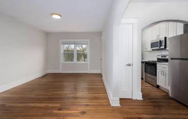 Main picture of 7389 Maple Ave