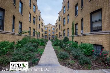 Main picture of 4611-15 1/2 S Drexel Blvd
