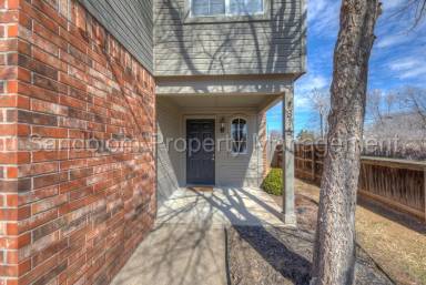 Main picture of 315 W J St