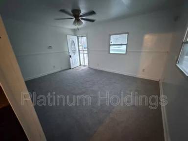 Main picture of 4264 E 164th St
