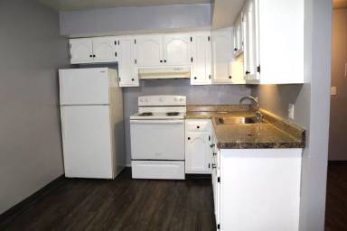 Main picture of 430 W Calumet St