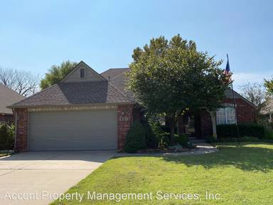 Main picture of 821 W Granger St
