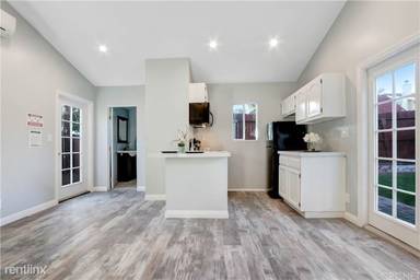 Main picture of 4720 Vesper Ave