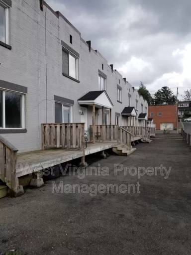 Main picture of 200 Lewis St