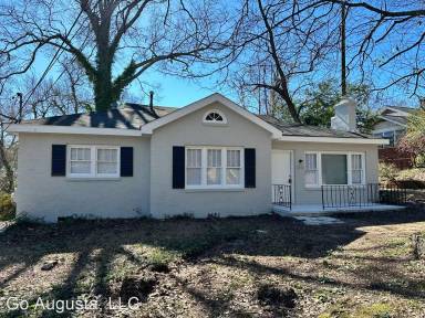 Main picture of 2072 Battle Row