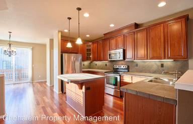 Main picture of 703 N Little Oak St