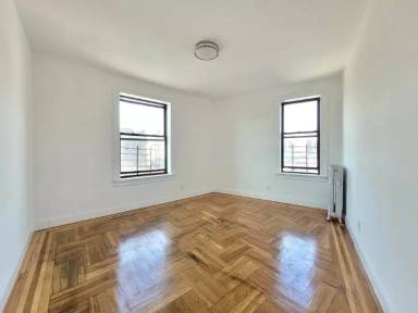 Main picture of 2080 Grand Concourse