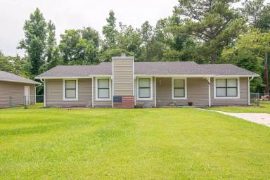 Main picture of 34 Collins Dr