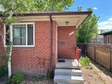 Main picture of 720 Poplar St