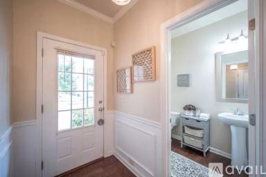 Main picture of 2855 Maple Park Pl