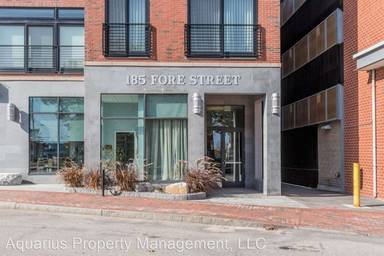 Main picture of 185 Fore St