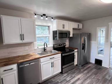 Main picture of 3934 2nd Ave S
