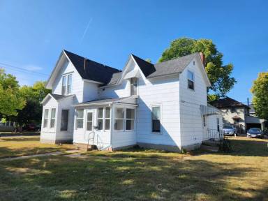 Main picture of 405 6th Ave and 540 Niagara St