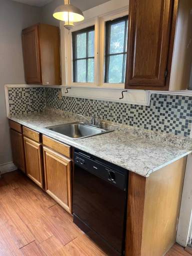 Main picture of 919 E King St