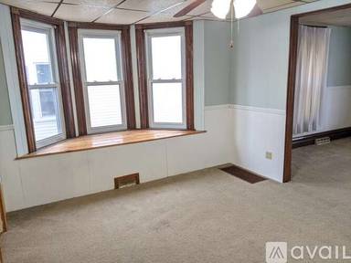 Main picture of 1811 Columbia Ave