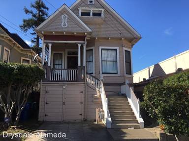 Main picture of 1549 Bay St