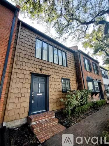 Main picture of 2700 Mason St