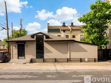 Main picture of 3219 Lee St