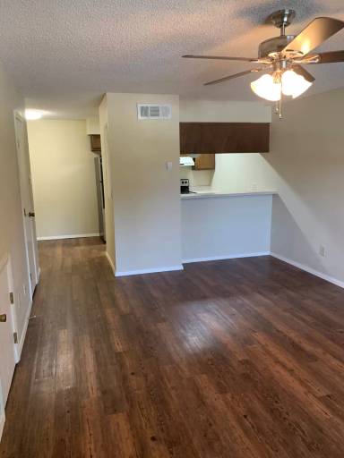 Main picture of 410 Daughtrey Ave