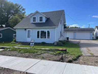 Main picture of 139 S 3rd St