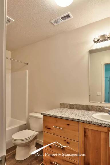 Main picture of 16564 N Franklin Blvd