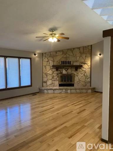 Main picture of 1707 E Evergreen Ct