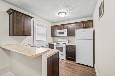 Main picture of 714 S Thomas Ave