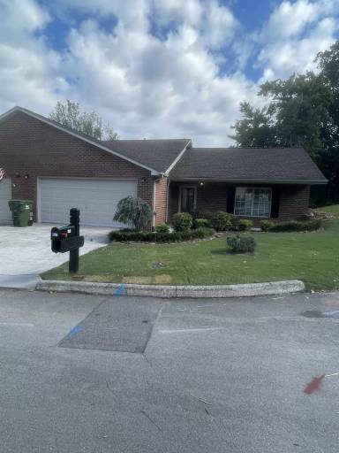 Main picture of 831 Saint Andrews Way