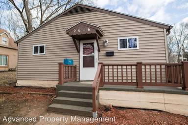 Main picture of 2616 SW Central Park Ave