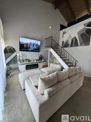 Main picture of 12433 Moorpark St