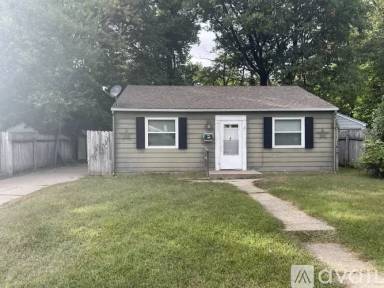 Main picture of 915 40th Street Ct