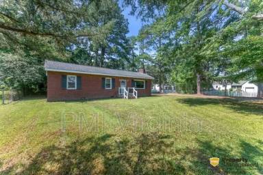 Main picture of 9 Pine Ln